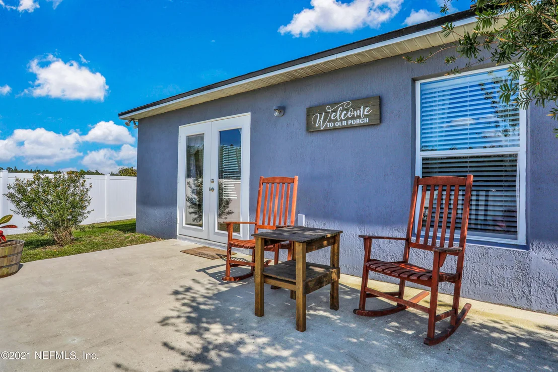 Photo of 698 ISLAMORADA Drive N