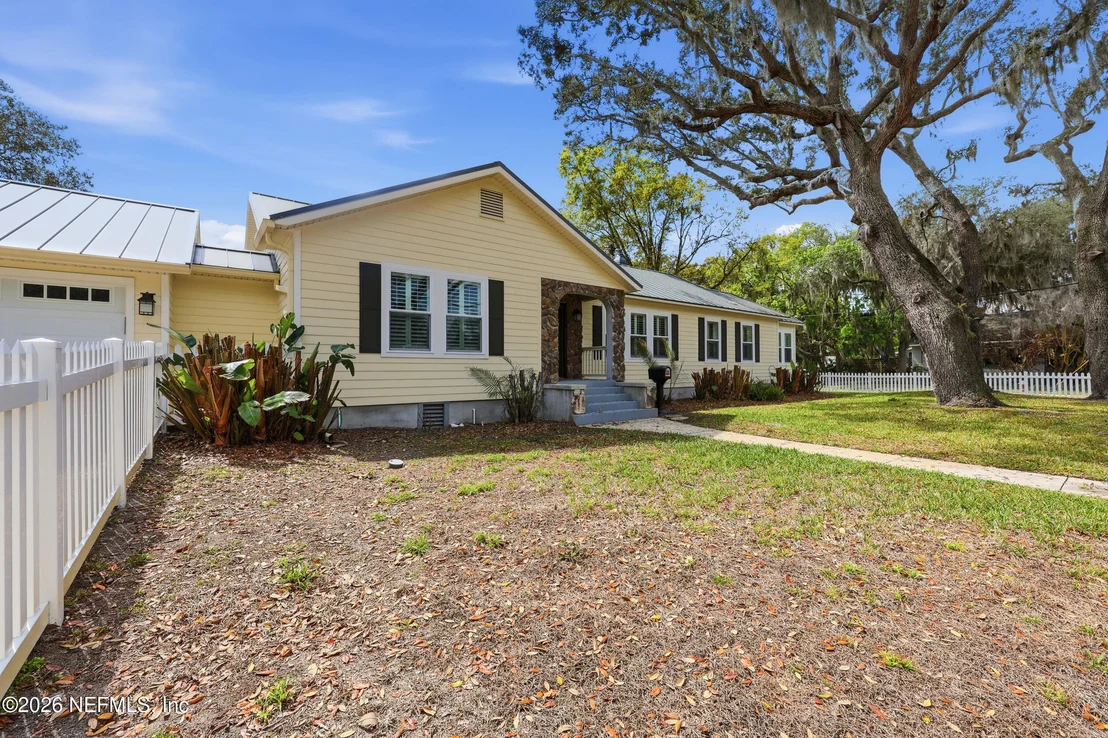 Photo of 17 SYLVAN Drive