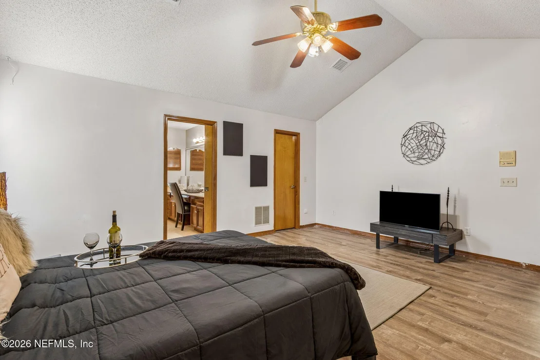 Photo of 794 CAMERON Drive