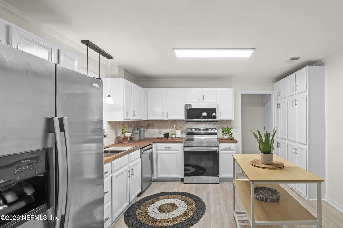 Photo of 3333 PICADILLY Lane