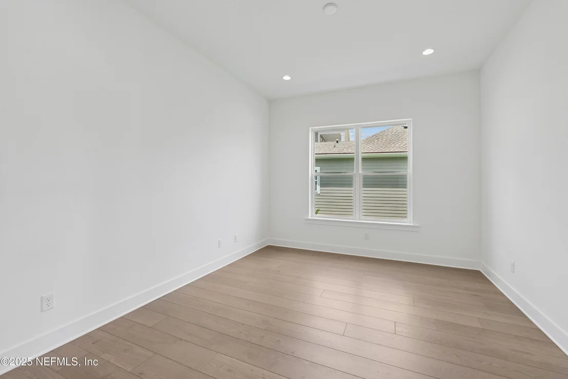 Photo of 264 HILLENDALE Circle