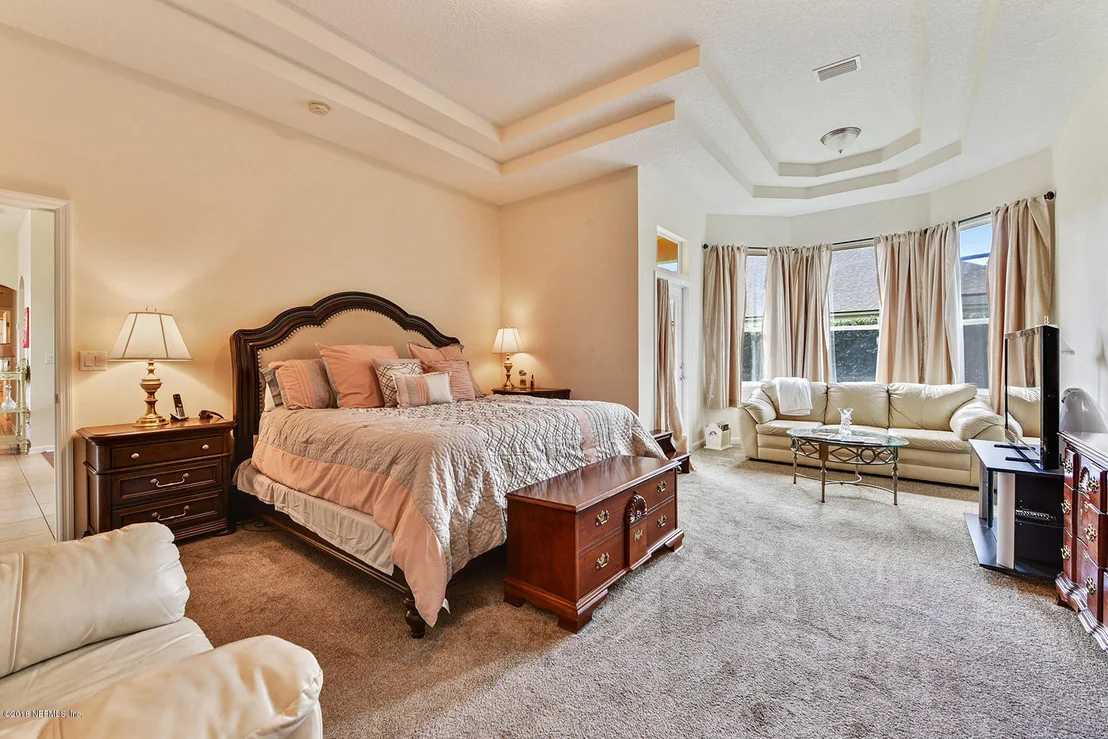 Photo of 290 HOLLAND Drive