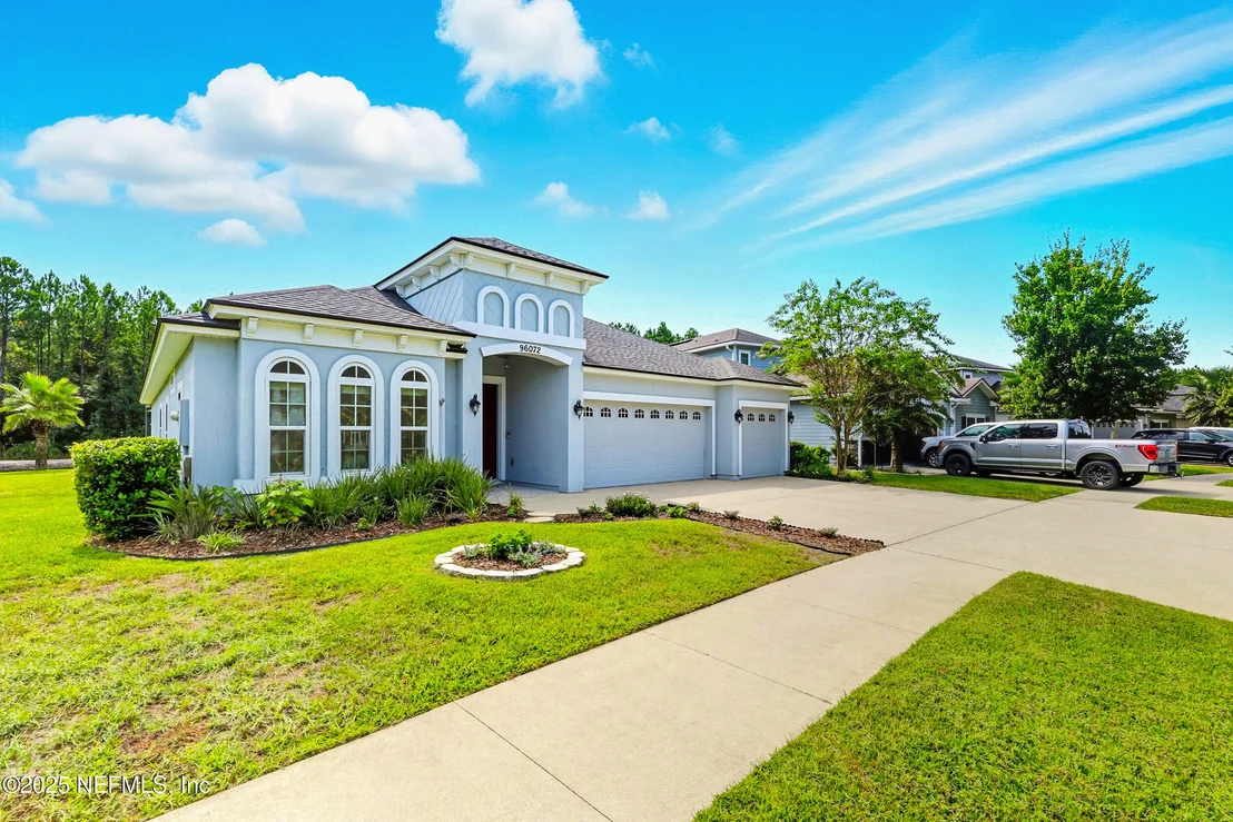 Photo of 96072 BREEZEWAY Court
