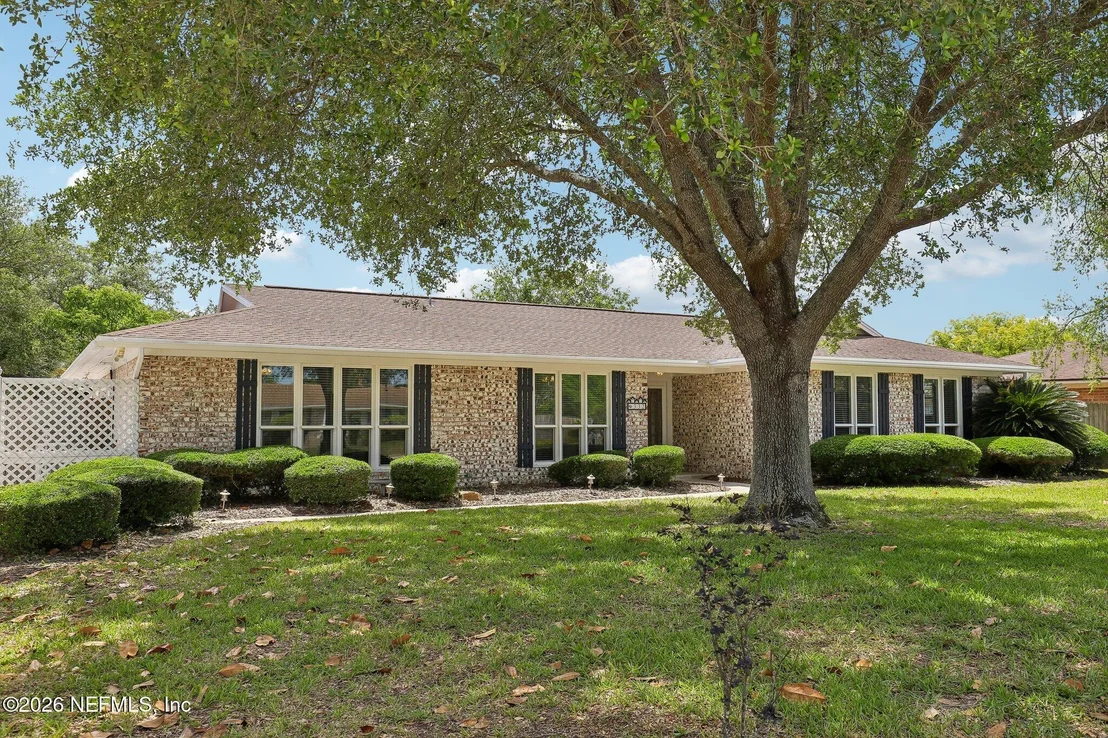 Photo of 332 DILLON Drive