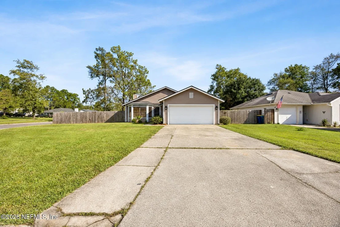 Photo of 407 MOBY DICK Drive S
