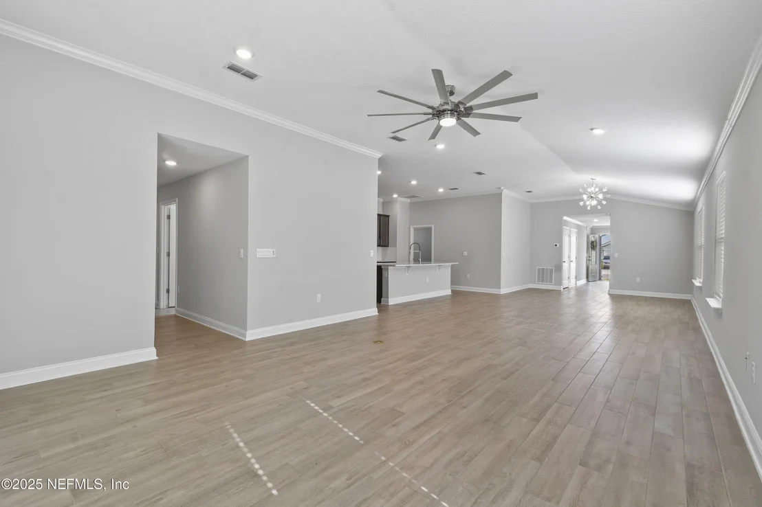 Photo of 181 NARVAREZ Avenue