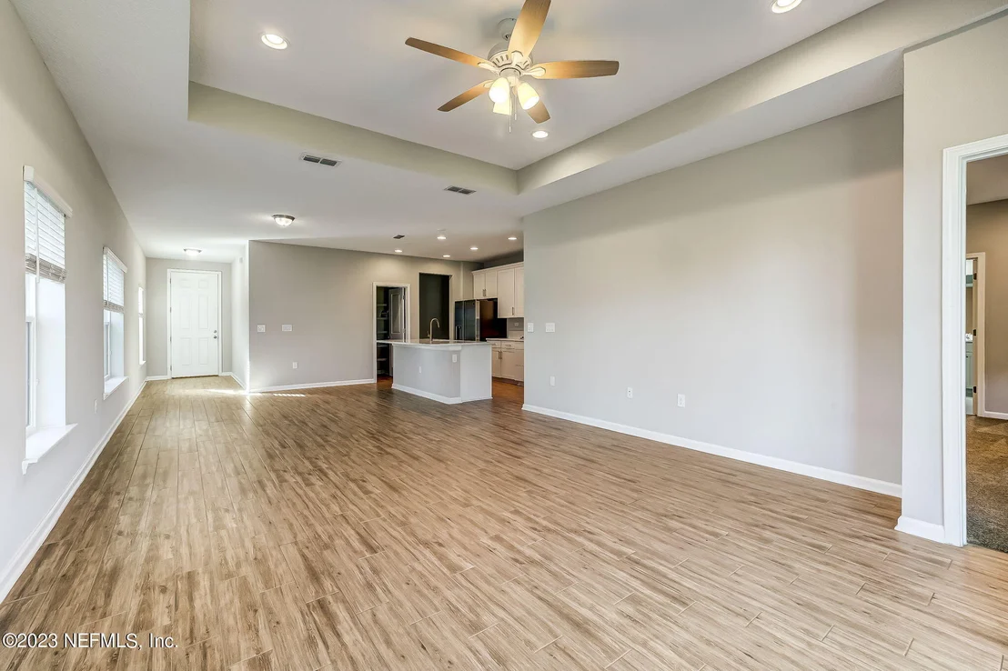 Photo of 152 WINDERMERE Way