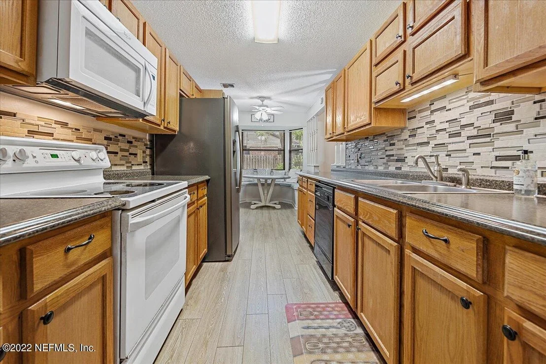 Photo of 8161 CAYUGA Trail N