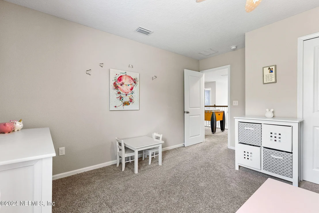 Photo of 387 PALISADE Drive