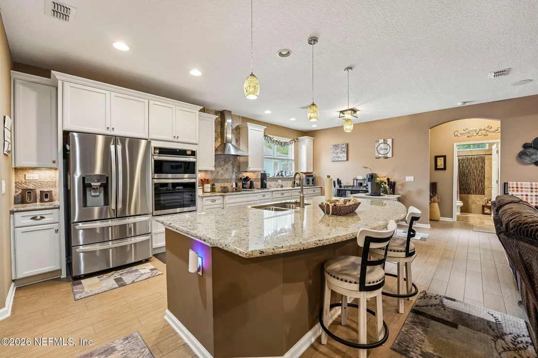 Photo of 96069 BREEZEWAY Court