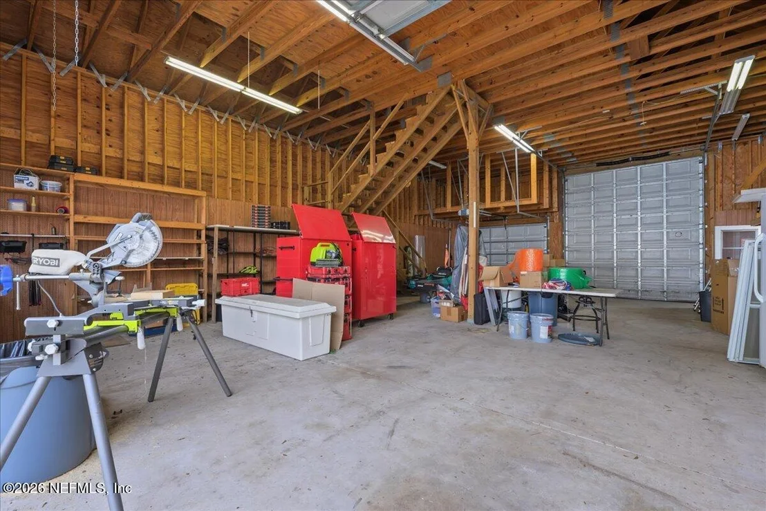 Photo of 533 W RIVER Road