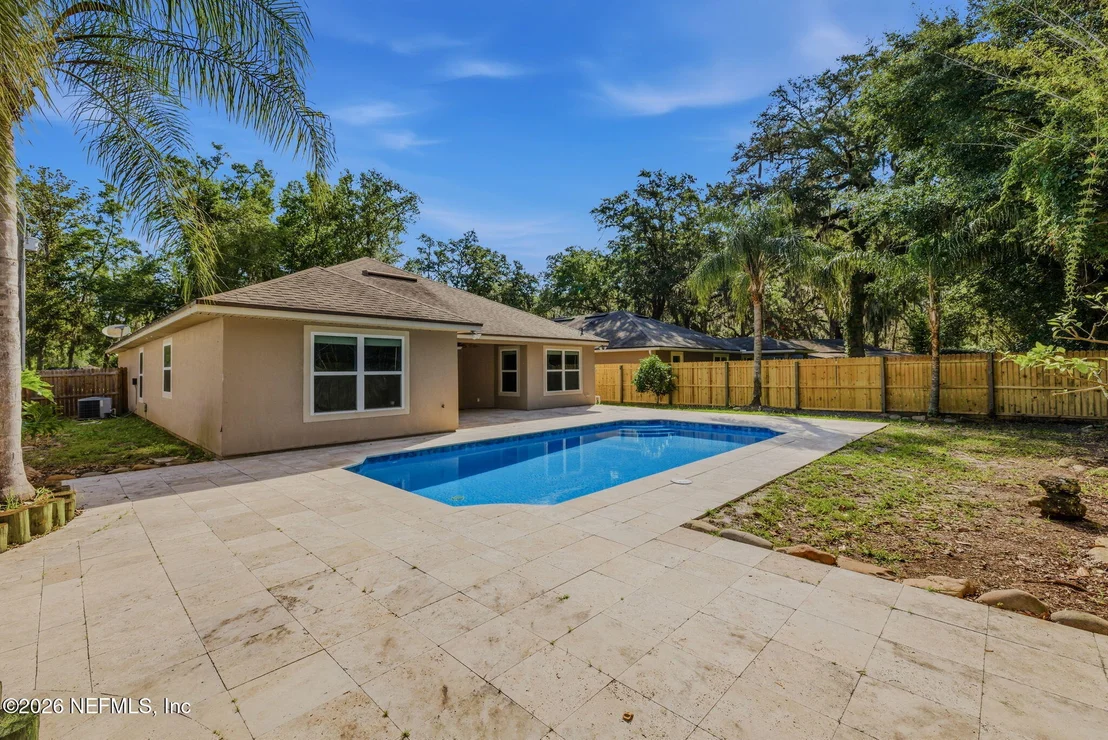 Photo of 880 CLAY Street