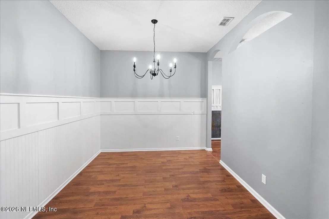 Photo of 817 ESQUIRE Lane