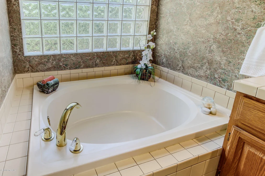 Photo of 8128 SUFFIELD Court