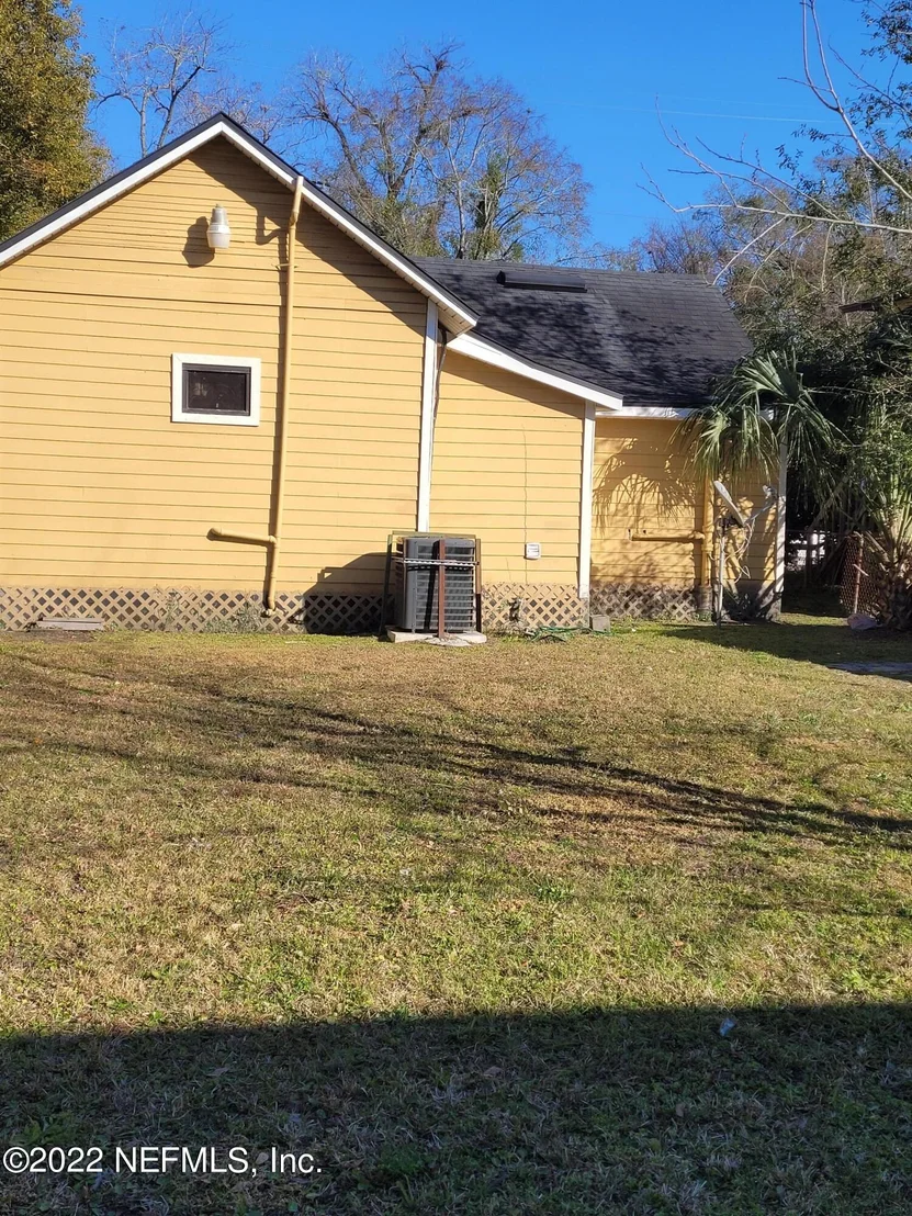 Photo of 1028 DANIEL Street