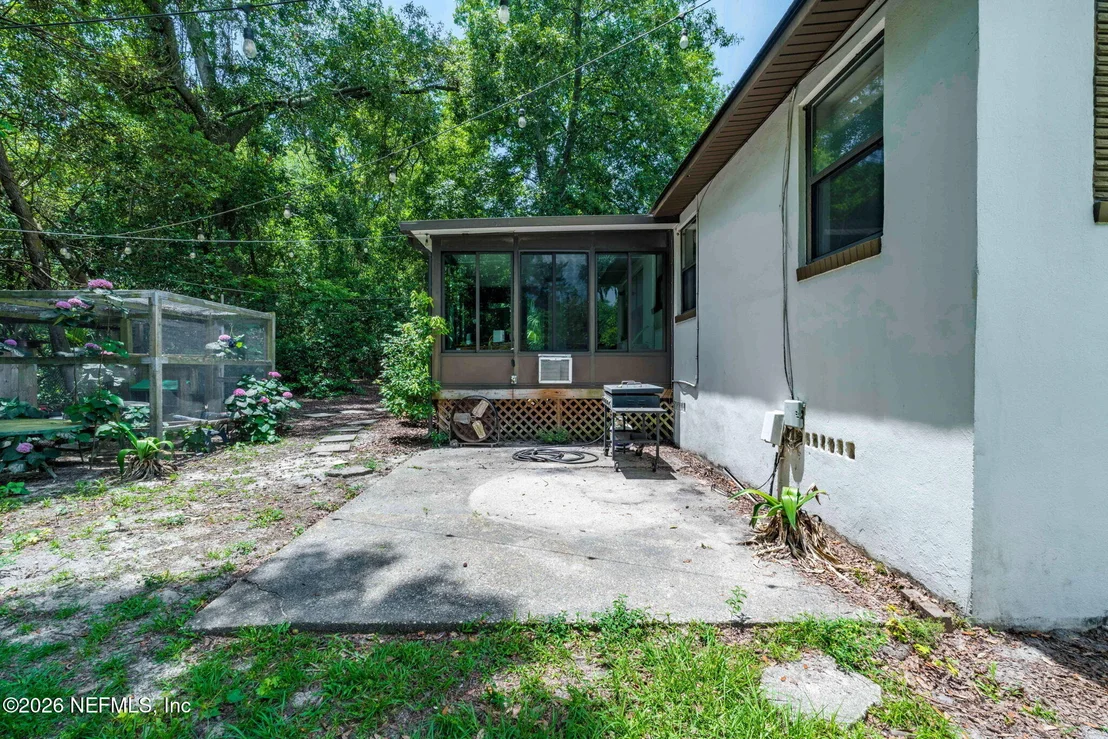 Photo of 1738 CLEMSON Road
