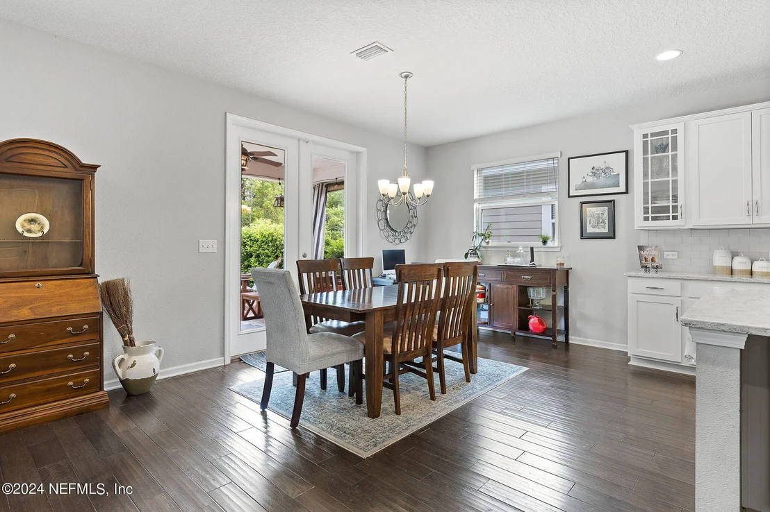 Photo of 387 PALISADE Drive