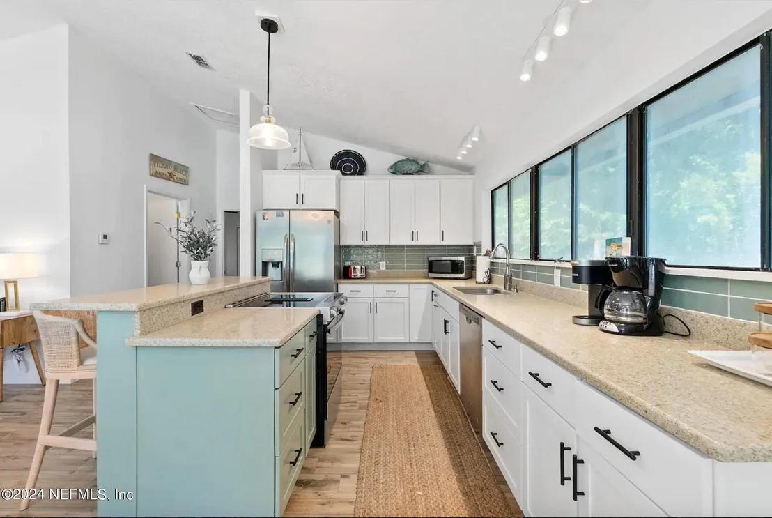 Photo of 152 MANRESA Road