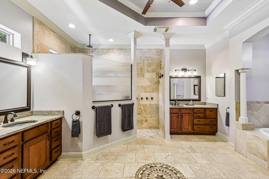 Photo of 4002 LA VISTA Circle