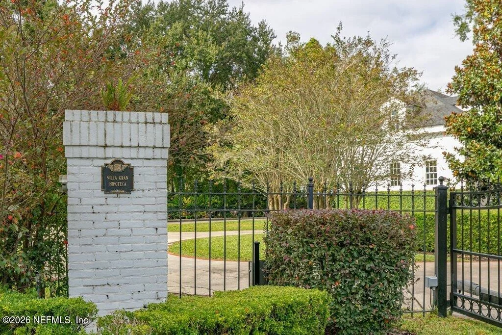 Photo of 4626 RIVER POINT Road W