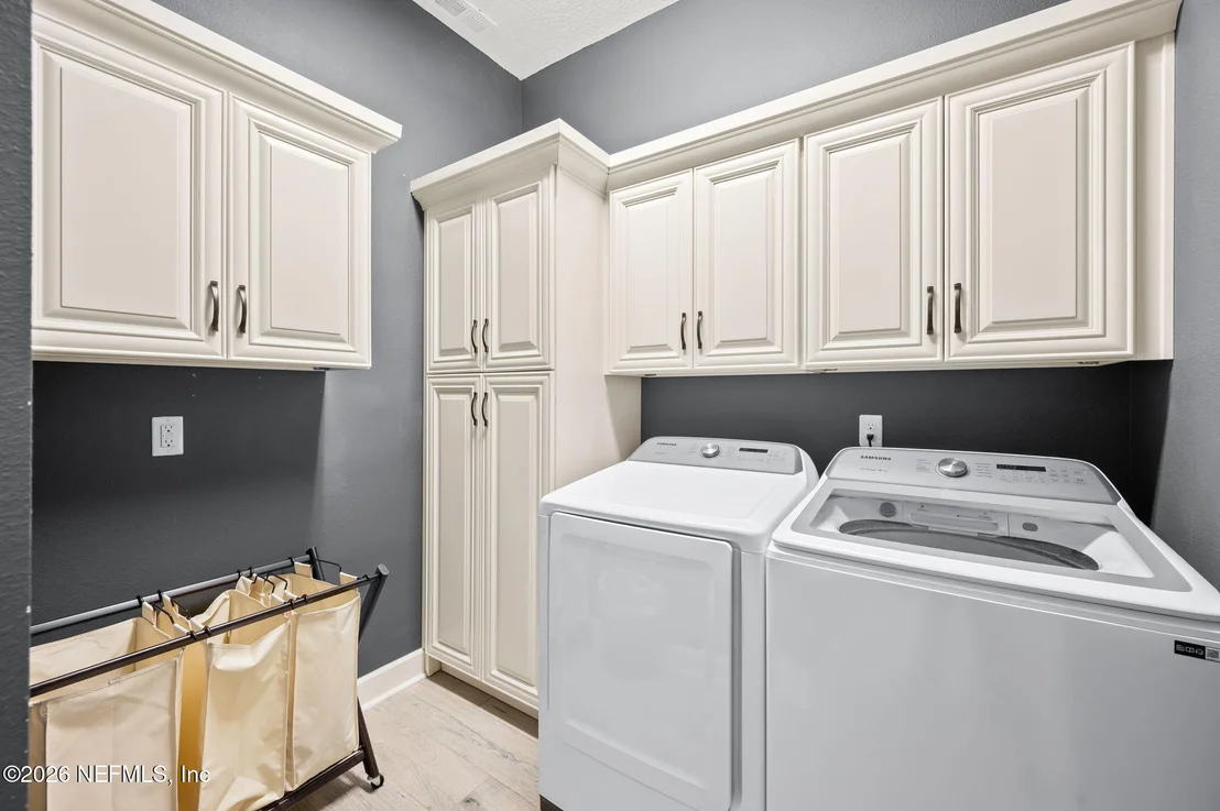 Photo of 681 GLENNEYRE Circle