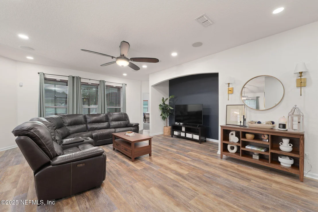 Photo of 812 WARDS CREEK Lane