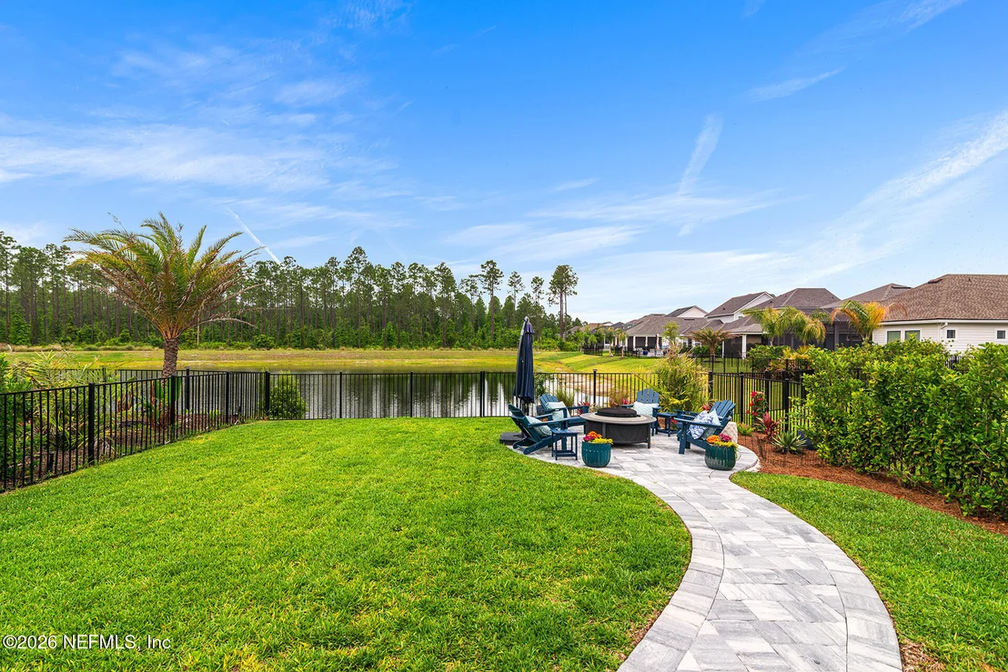 Photo of 428 BLUE HAMPTON Drive