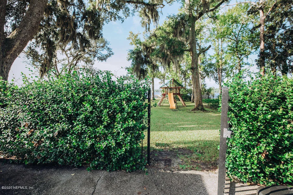 Photo of 348 BROWARD Road