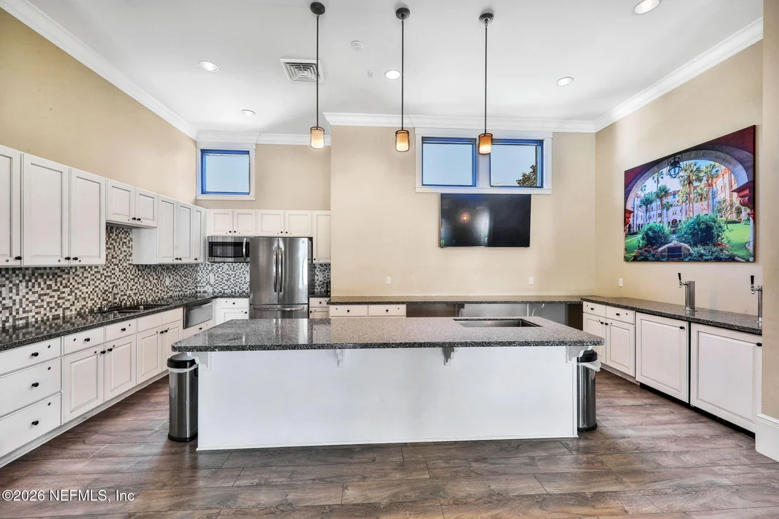 Photo of 513 WETHERBY Lane