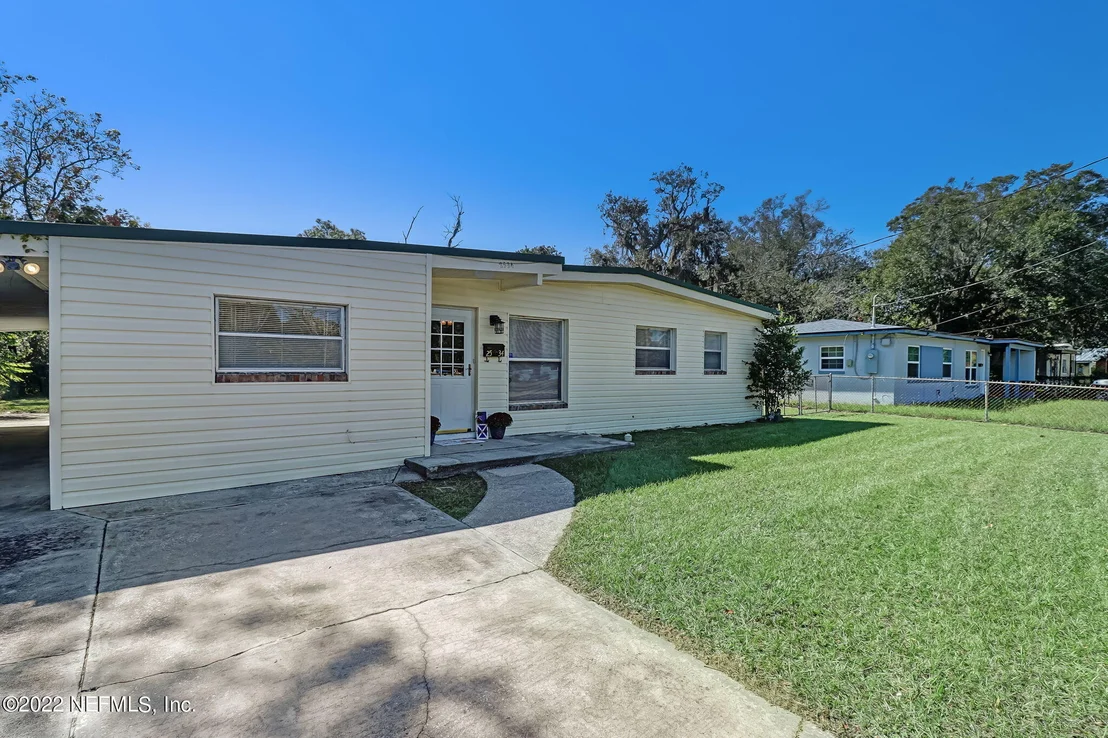 Photo of 2534 LEONID Road