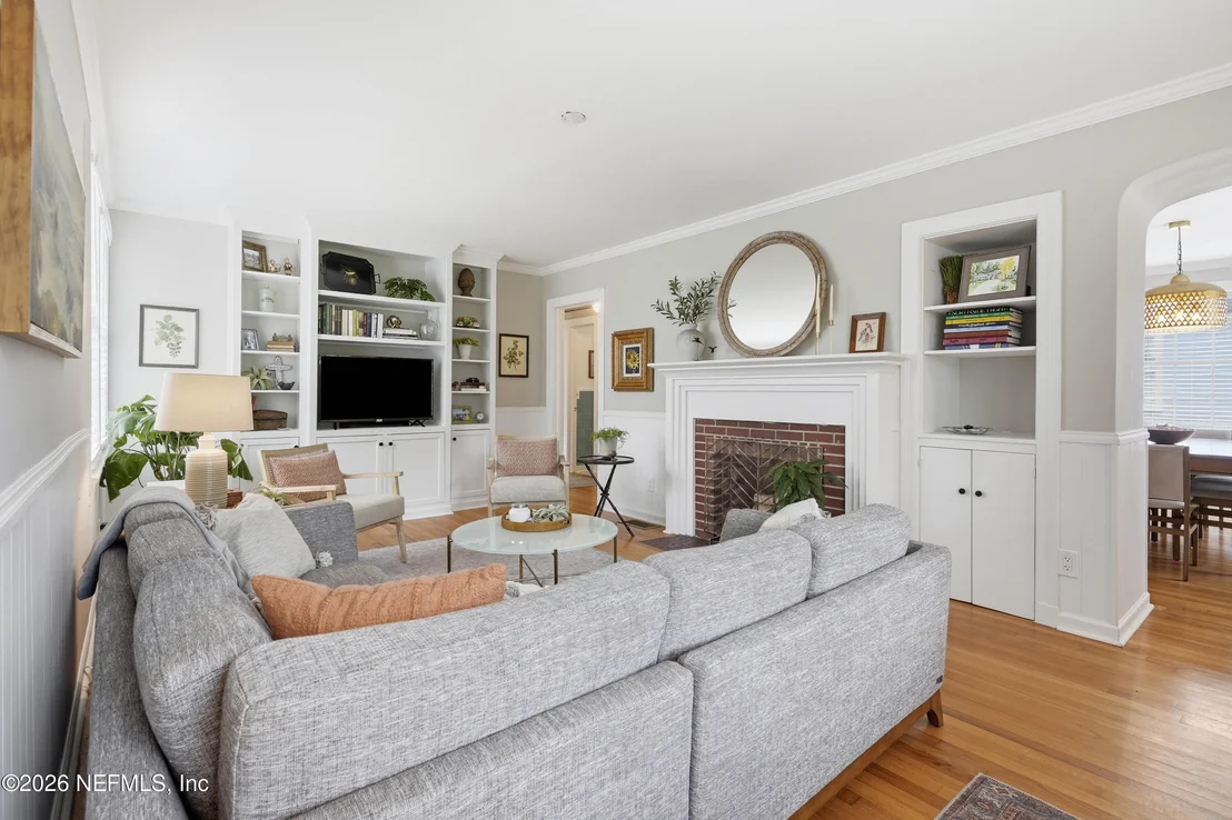 Photo of 1692 PERSHING Road