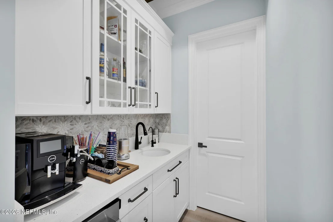 Photo of 375 SEAGROVE Drive