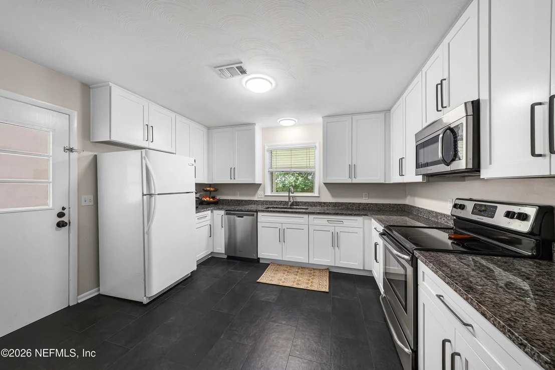 Photo of 5539 RIVERTON Road