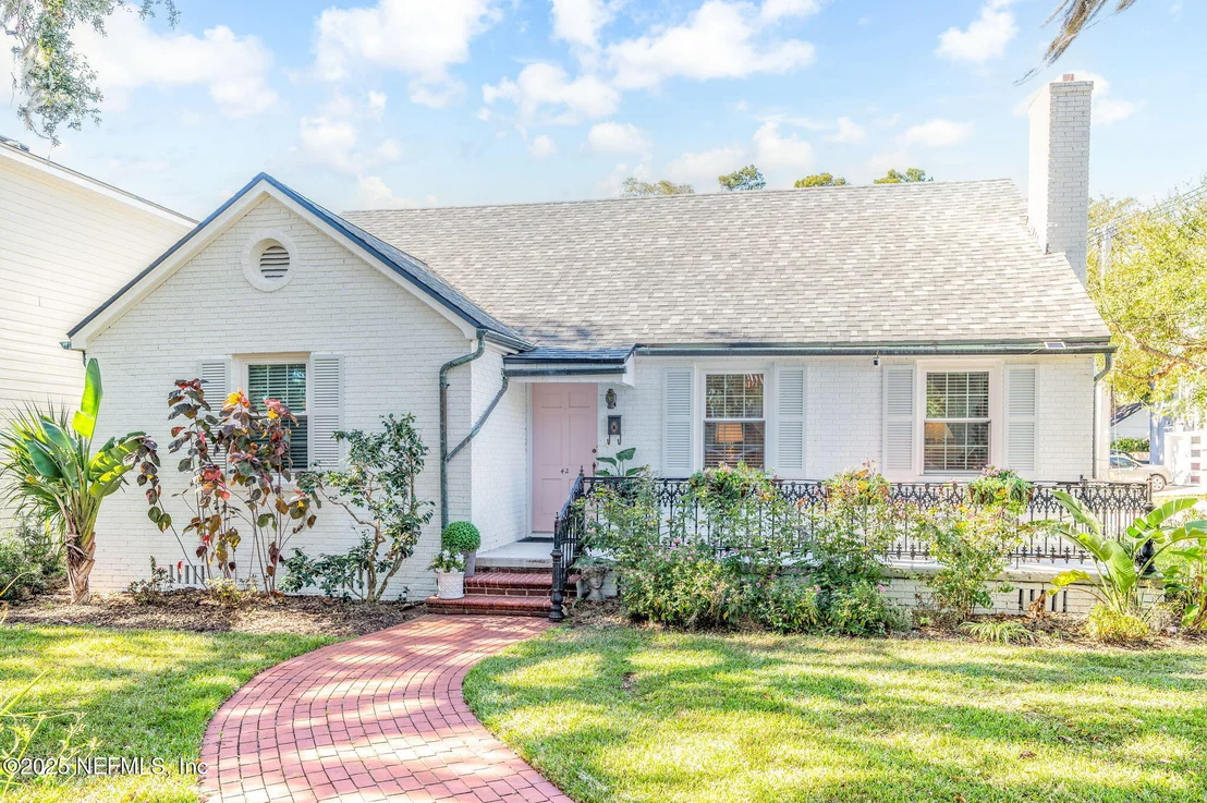 Photo of 42 MAGNOLIA Avenue