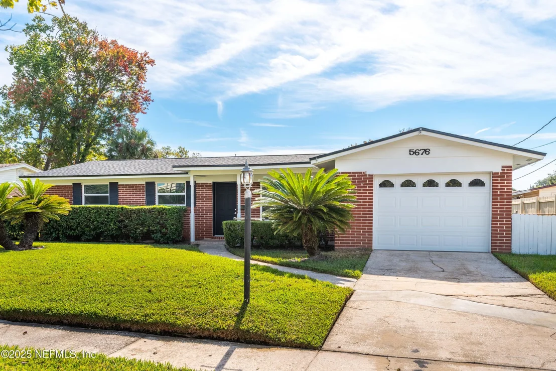 Photo of 5676 FLAGSTAFF Road