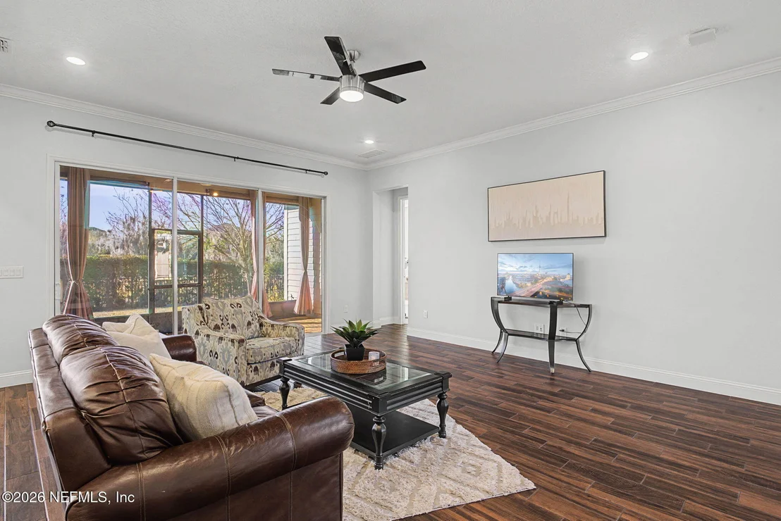 Photo of 316 RENWICK Parkway
