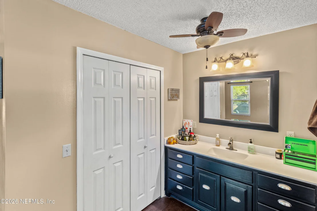 Photo of 5930 ISLAND Road