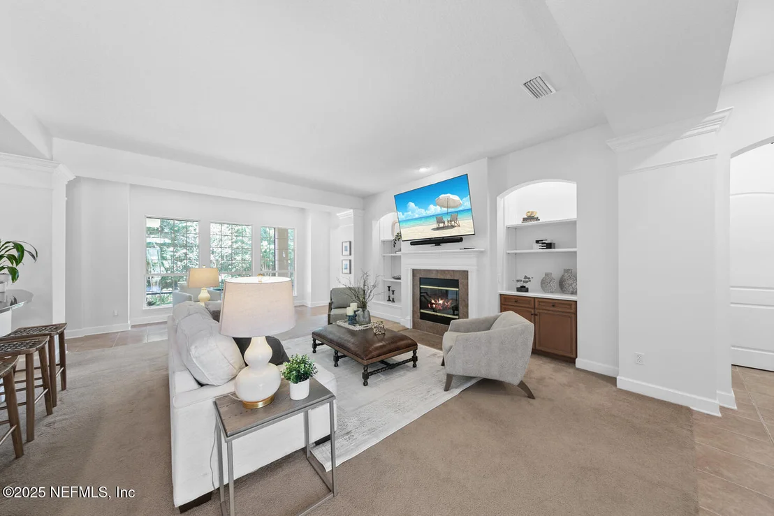 Photo of 148 LA MESA Drive