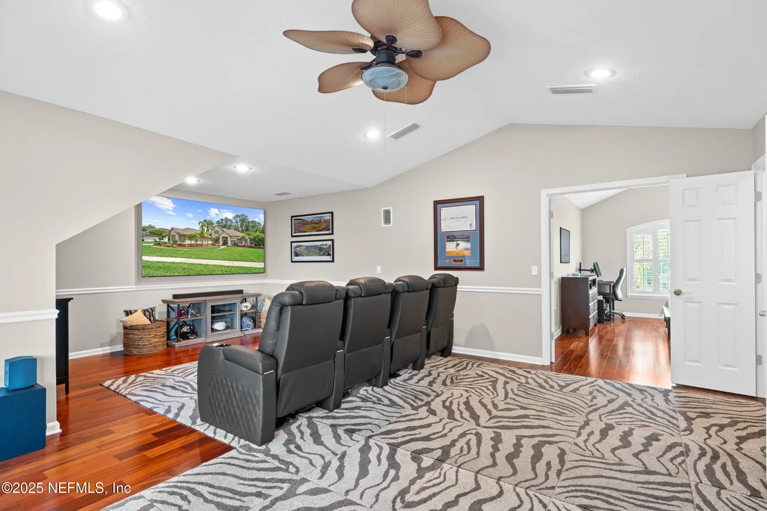 Photo of 389 SUMMERSET Drive