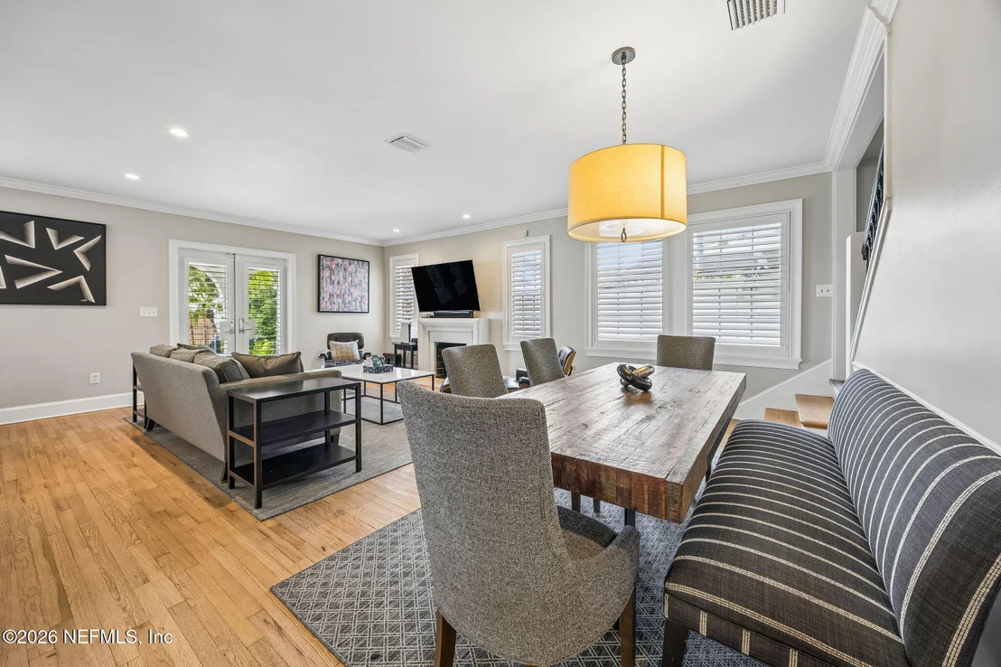 Photo of 1676 RIVER Road