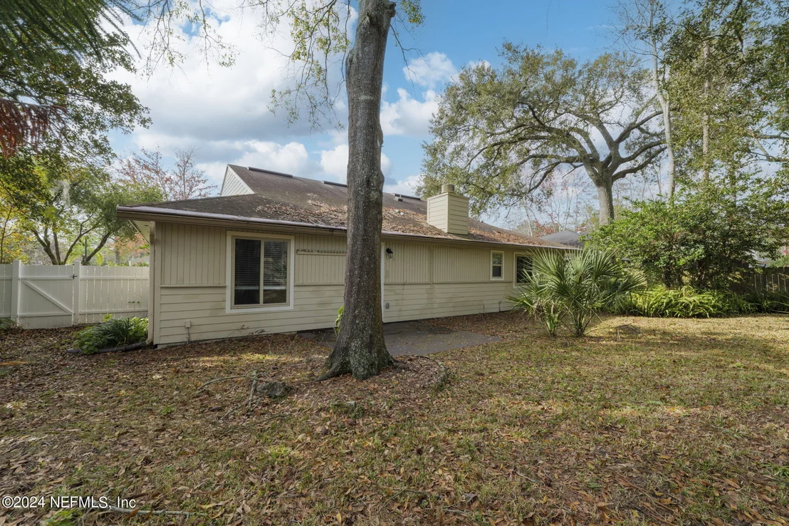 Photo of 10579 CASTLEBROOK Drive
