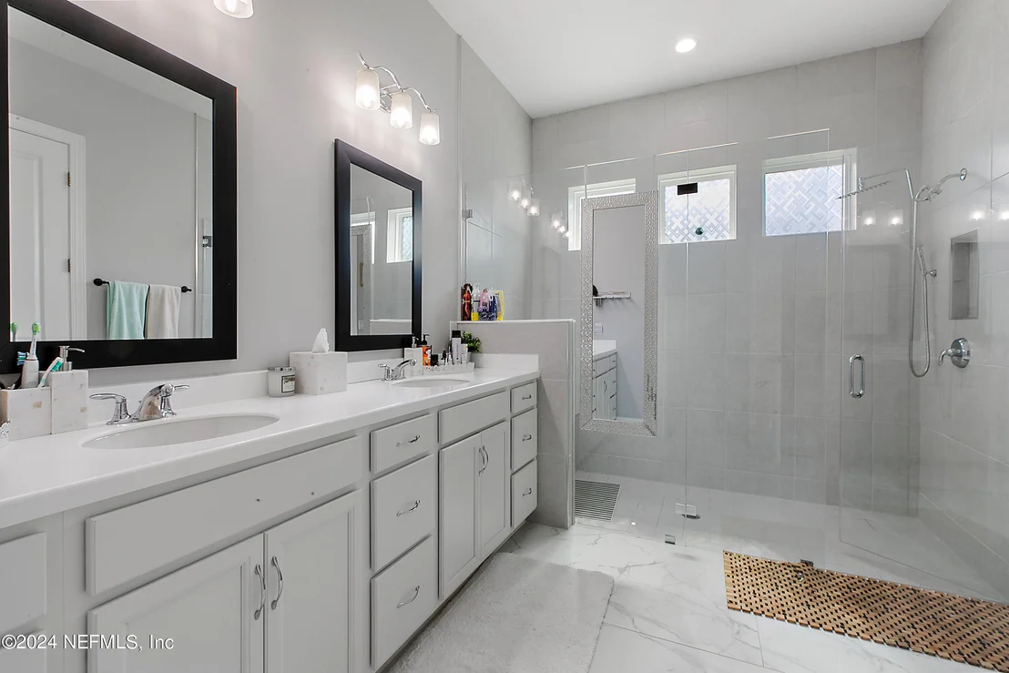 Photo of 10468 SILVERBROOK Trail