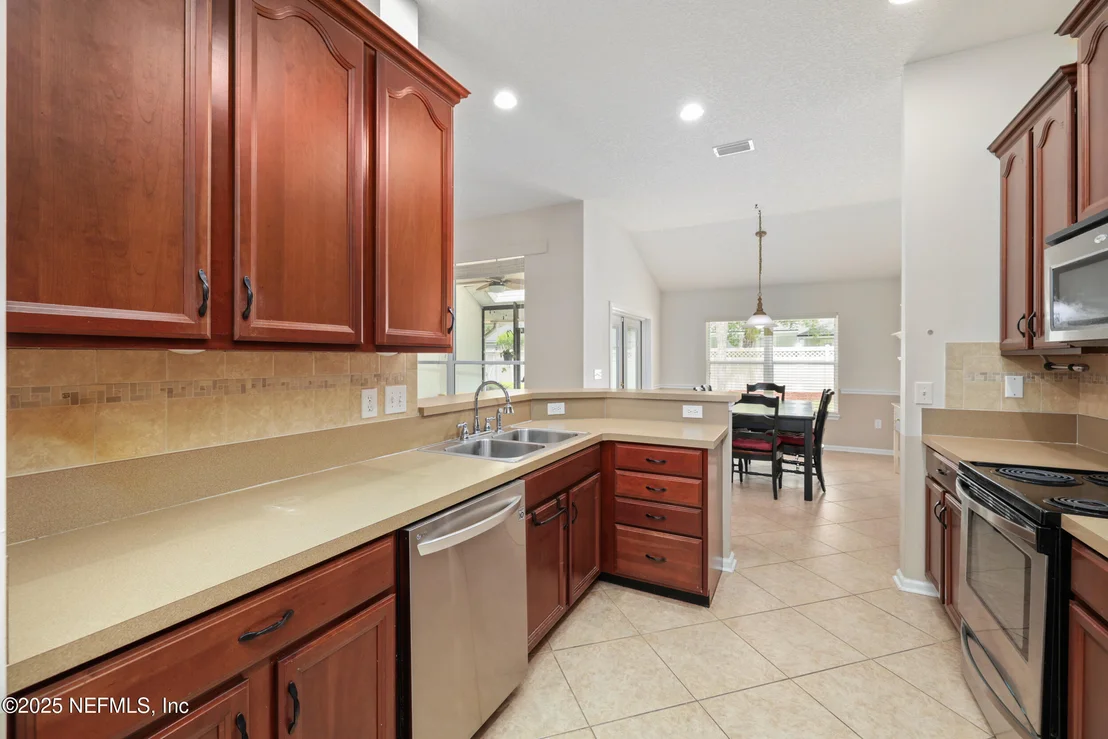 Photo of 408 LAKE MONROE Place