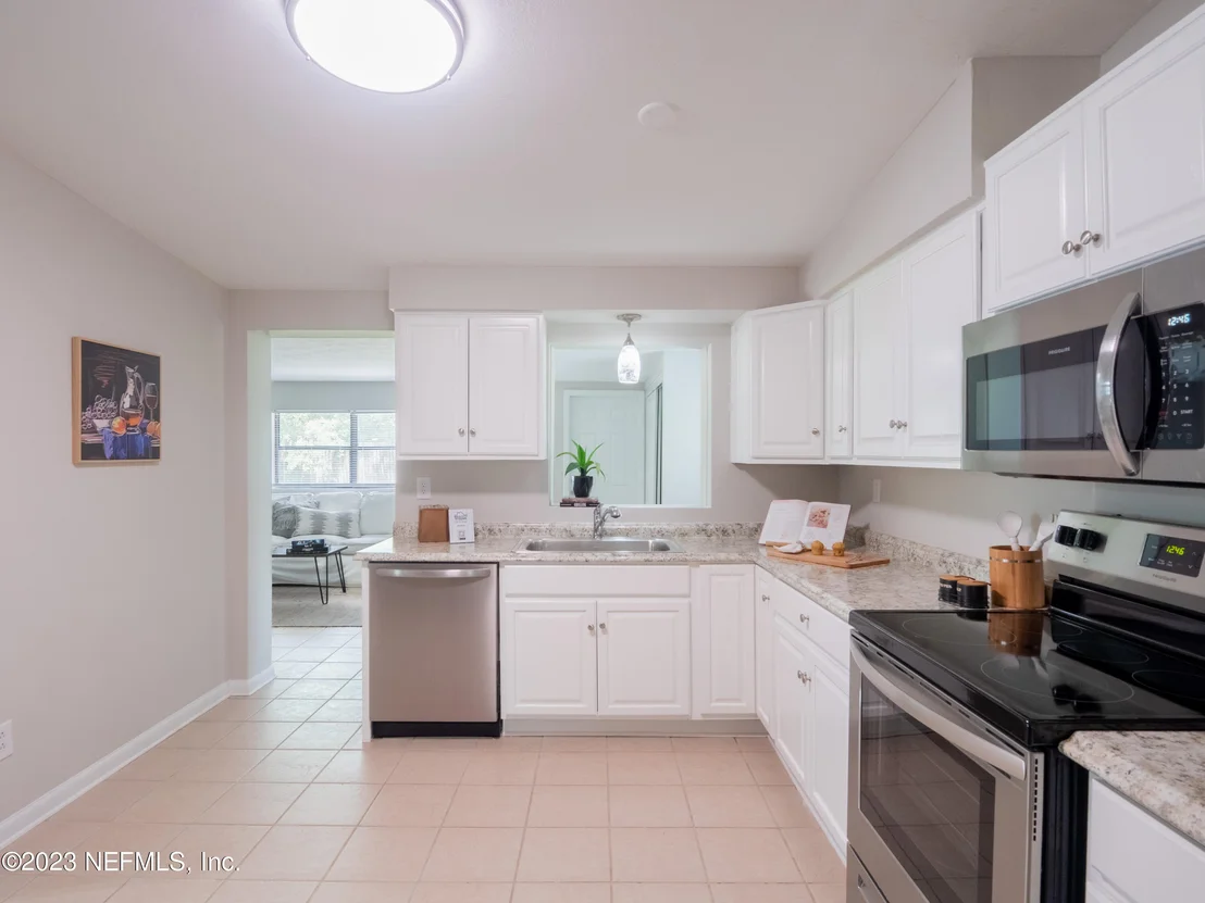 Photo of 8605 MATHONIA Avenue