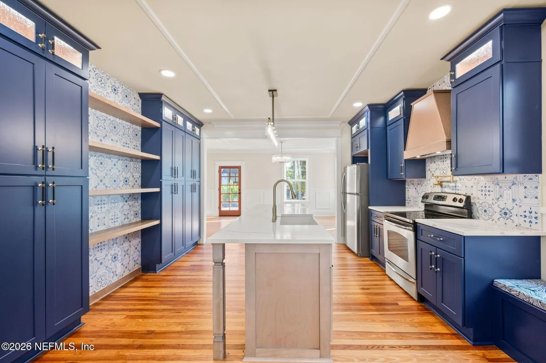 Photo of 142 WASHINGTON Street