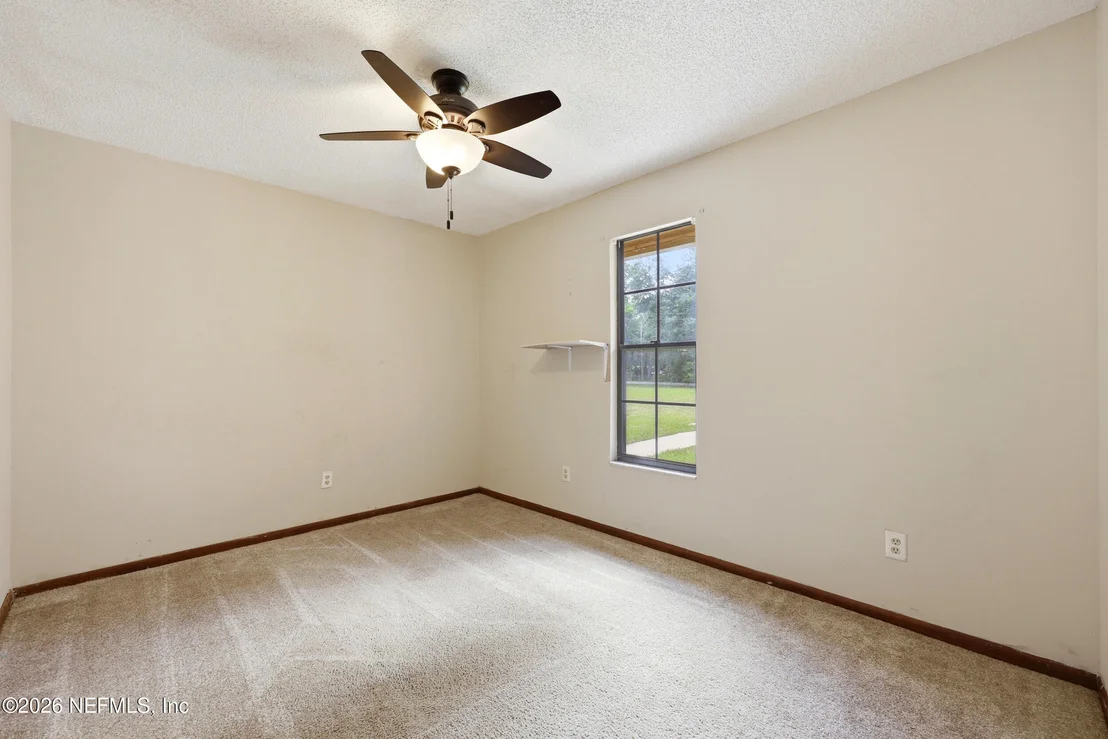 Photo of 1733 HEREFORD Road
