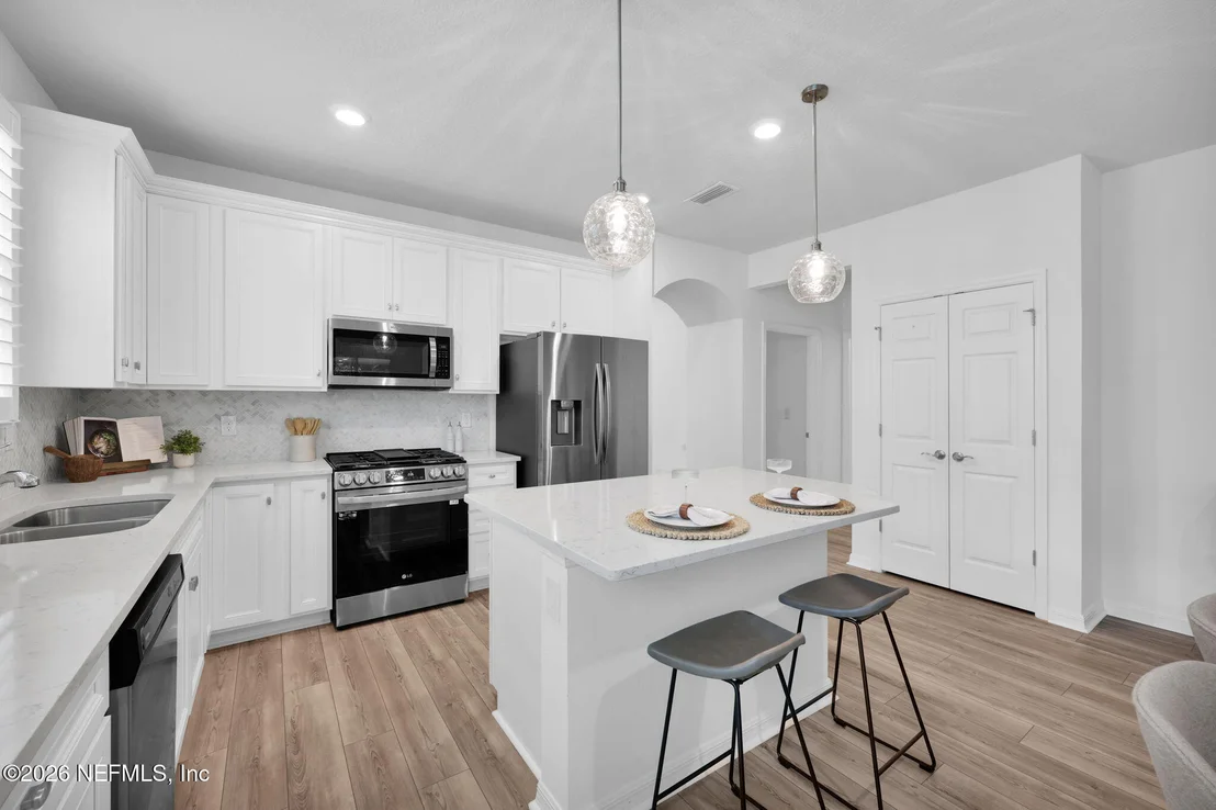 Photo of 100 BROADHAVEN Drive