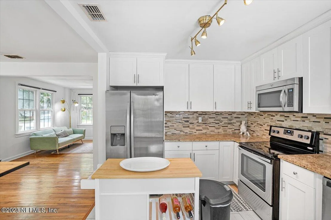 Photo of 4632 CRESCENT Street