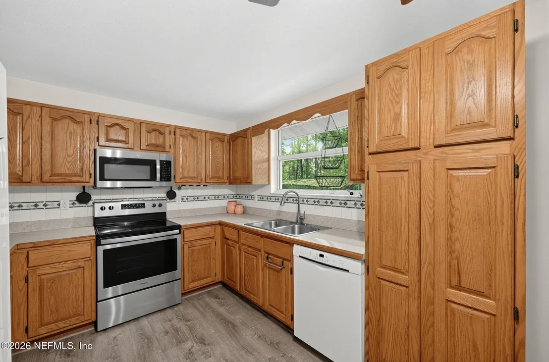 Photo of 450370 STATE ROAD 200