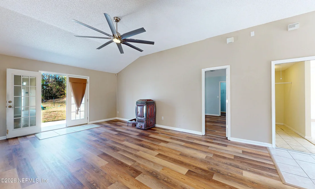 Photo of 55592 DEER RUN Road SE